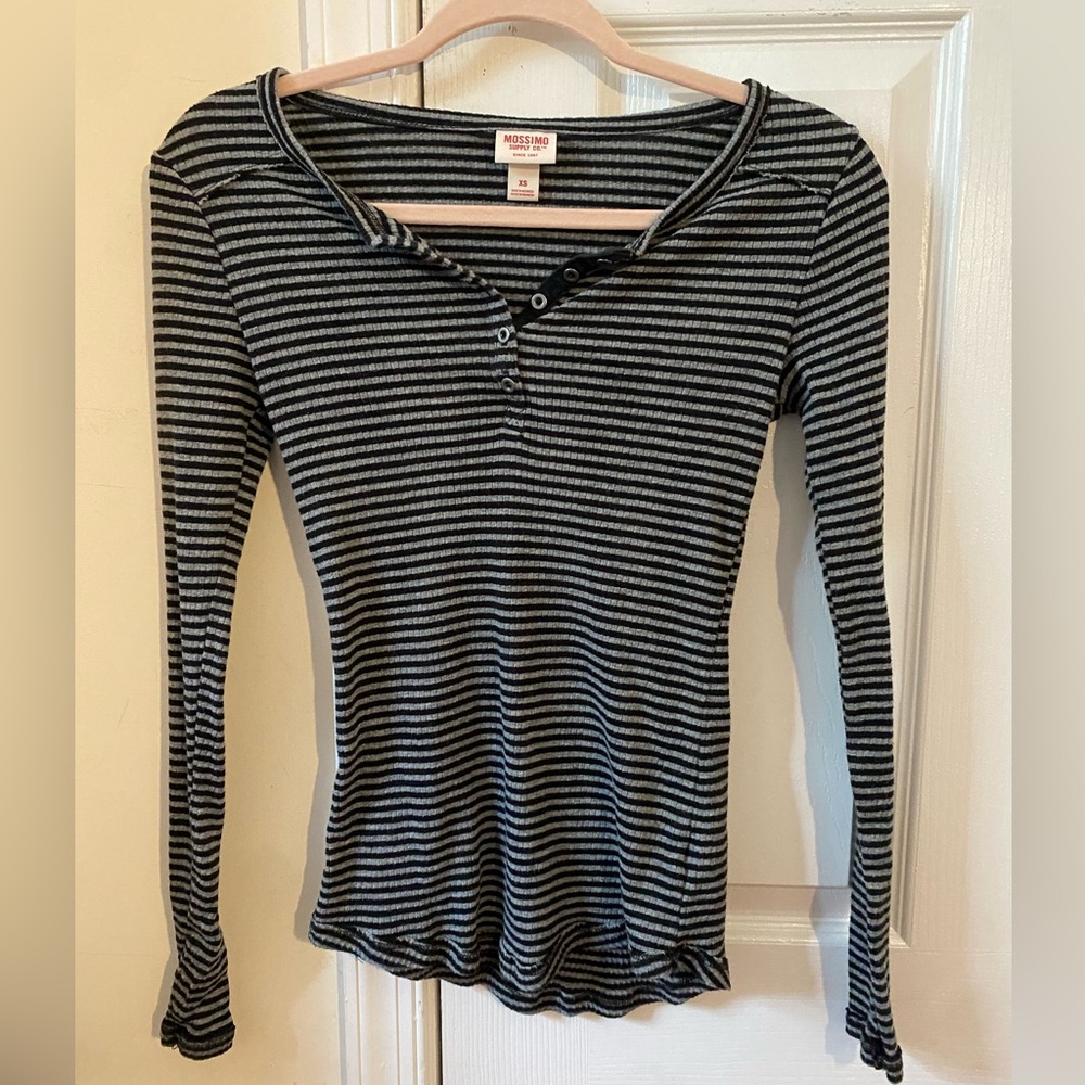 Black and grey striped Henley long sleeve!